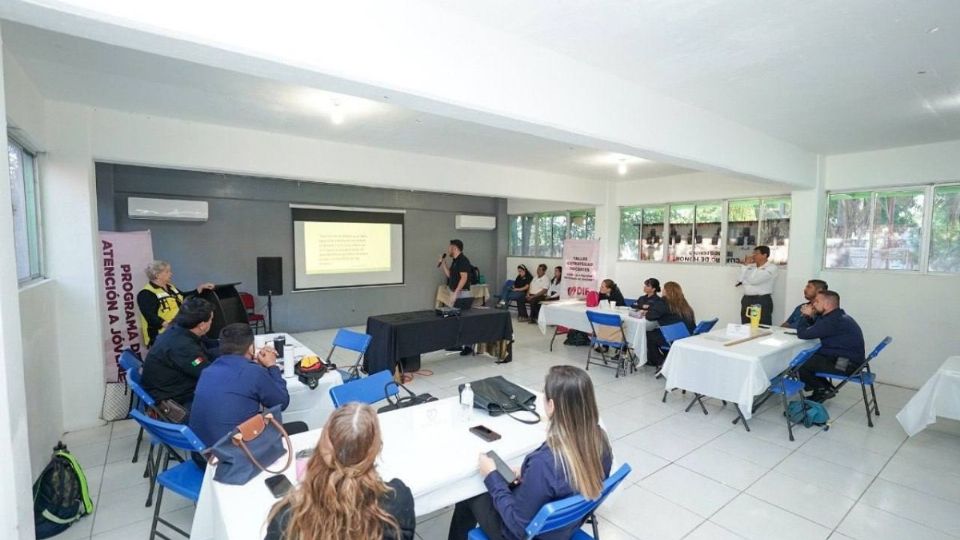Docentes de nivel básico participaron en el taller impartido por el DIF