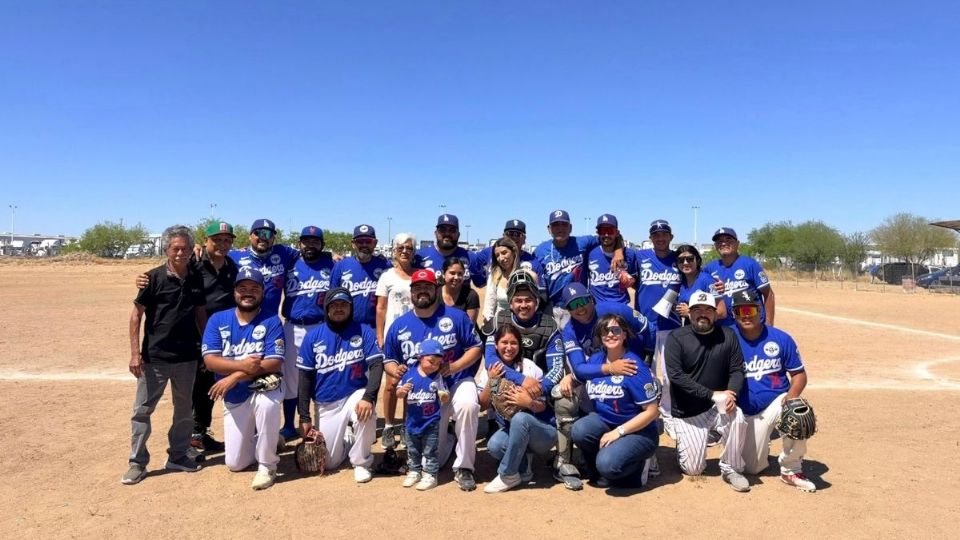 La Raza celebra con todo tras su victoria 30-24 frente a Elemental Power