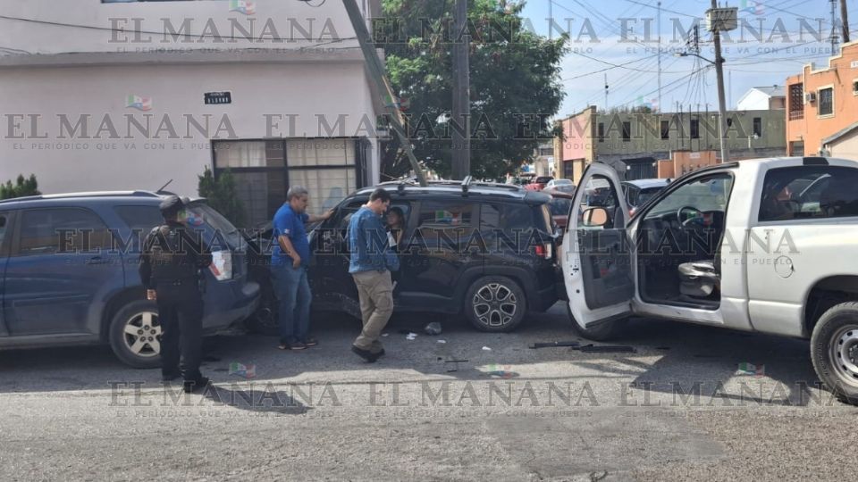 Jovencita provoca aparatoso choque