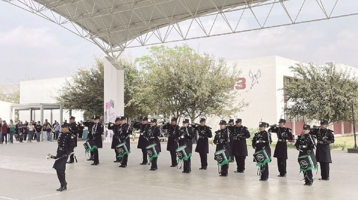 Competencia y fervor patrio en concurso de bandas de guerra
