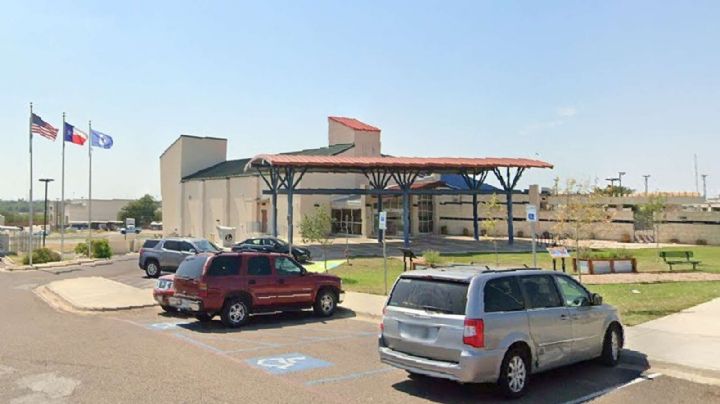 Residentes de Laredo disponen de quiosco legal gratuito en la Biblioteca McKendrick Ochoa Salinas