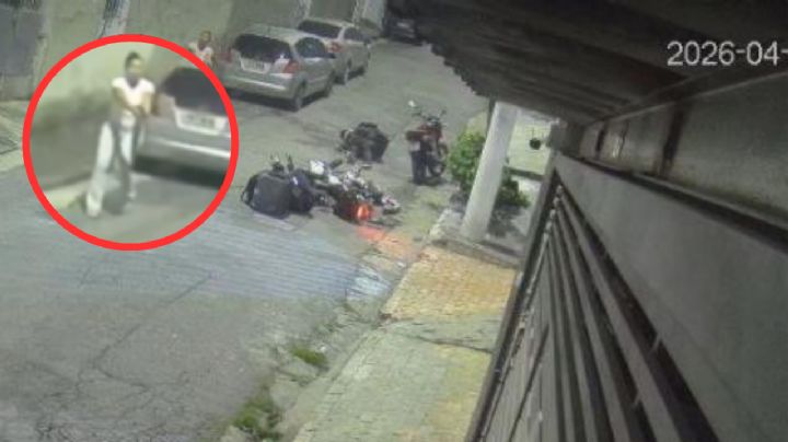 MOMENTO EXACTO en que mujer policía mata a tiros a delincuentes que intentaron asaltarla