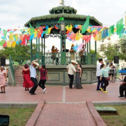 Fandango Huasteco se vivió con éxito, baile y música en la Plaza Juárez | VIDEO