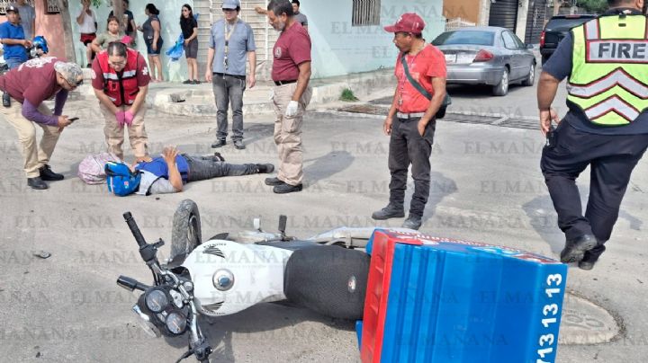 Repartidor de Domino's Pizza queda muy herido después de estamparse contra el costado de un flamante Jeep