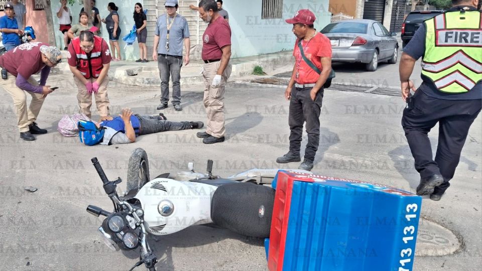 El repartidor quedó recostado sobre el pavimento