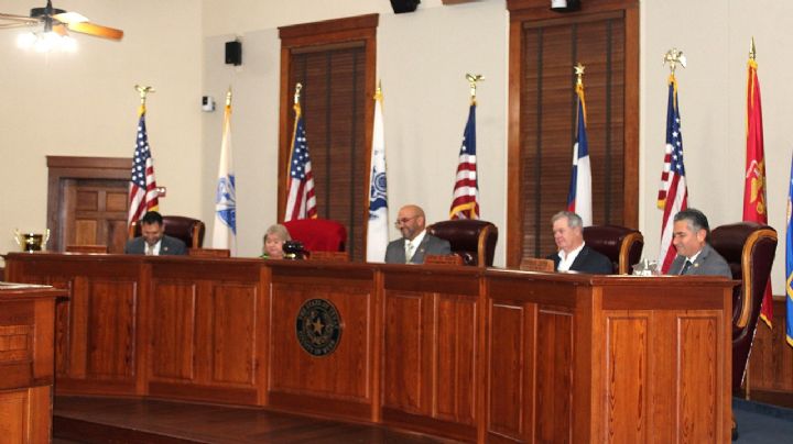 Corte de Comisionados  pide a los Texas Rangers apoyo para investigar irregularidades en el Precinto 3