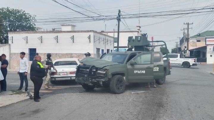 Accidente en la colonia Juárez deja a un lesionado; militares manejaban a exceso de velocidad