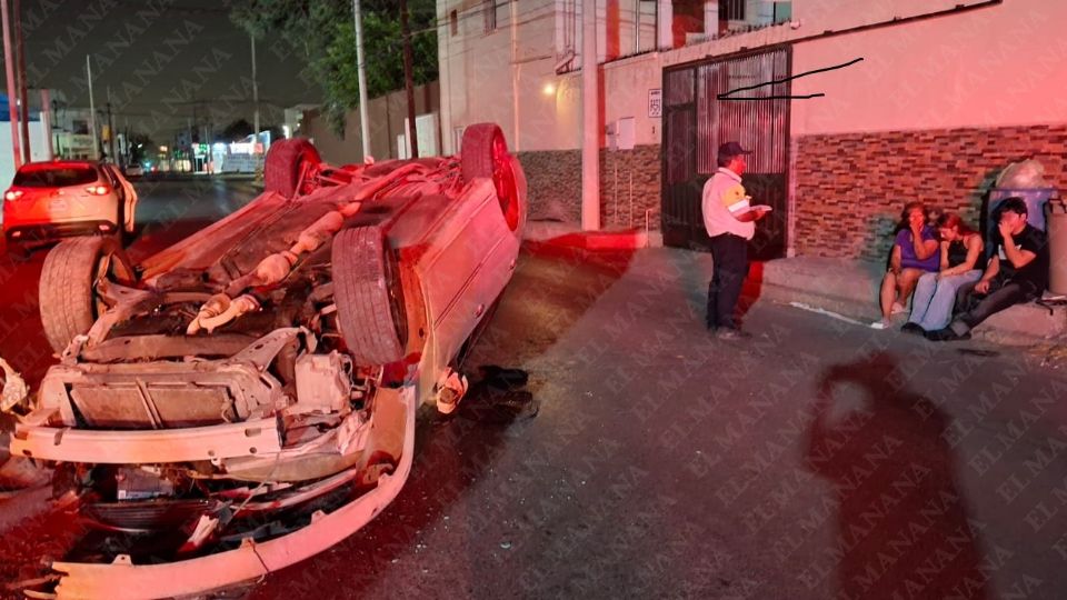 Un pequeño descuido causaron este aparatoso accidente en el centro de la ciudad