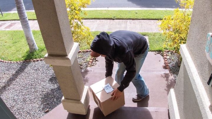Roban paquetes frente a casas: así operan los ’Piratas del porche’ en Laredo; piden proteger entregas